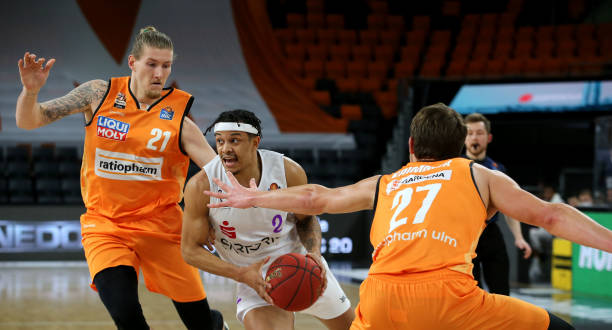 在场上的默 在场上的默